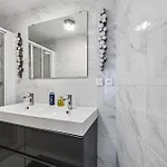 1 Bedroom Apartment Near Eiffel Tower