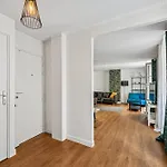1 Bedroom Apartment Near Eiffel Tower